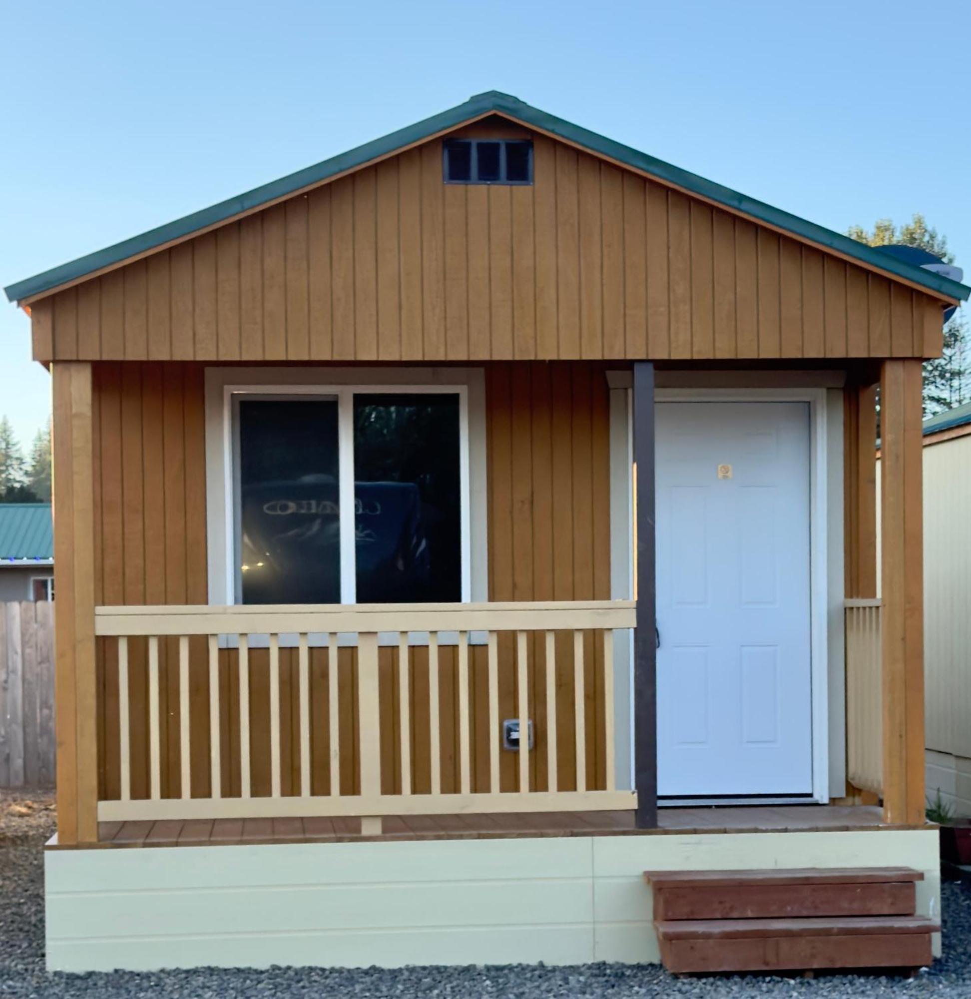 Far West Cabin-Tiny Homes Rental Forks Exterior photo