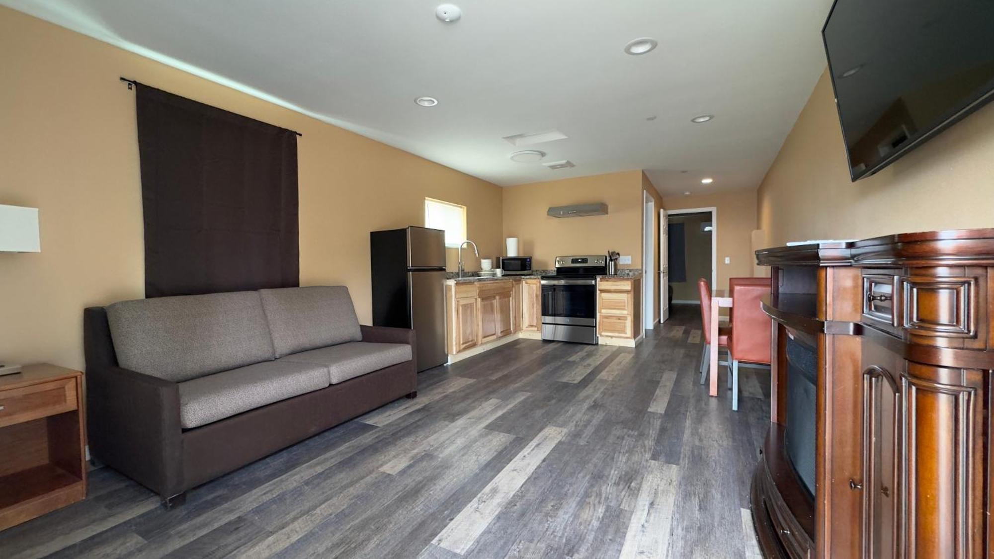 Far West Cabin-Tiny Homes Rental Forks Exterior photo